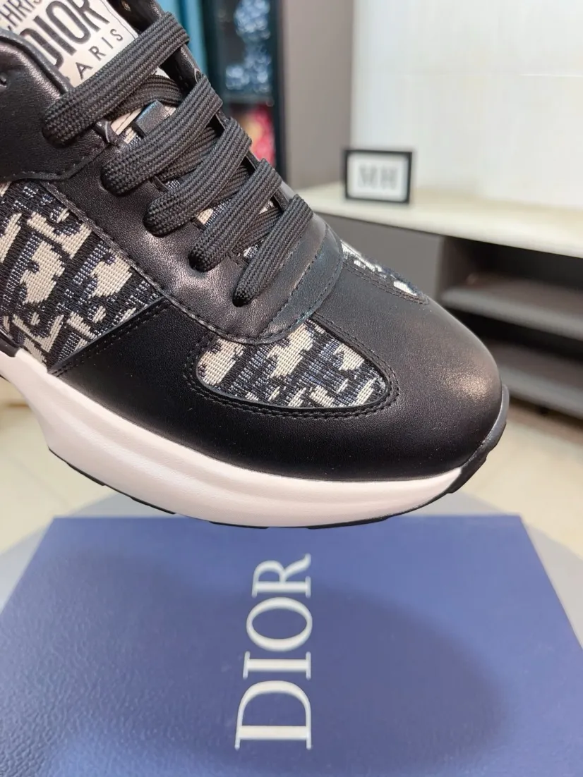 Men's men's shoes 💰458🌹🌹【Dior】Best-selling official website world premiere🔝High-end men's shoes brand official website latest series: The upper is made of imported cowhide with specially designed fabrics➕Mesh breathable lining. Make walking more convenient and comfortable! Compared with the official quality, Midea’s 1:1 replica. Create a fashionable personality to set off your uniqueness! A must-have for trendy men! Classic style. Men's sizes: 38-44.